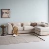 377964 Z 378072 BN 02 SF Brenvo hoekbank rechts structure velvet zand Weavly vloerkleed Emel bijzettafel Suna plaid vierkant