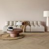 378198 Z 377797 B 377951 B 02 SF Pepper 3 zits bank zand Orvi vloerkleed Dara salontafel vierkant