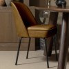 800816 G 01 SF BP Vogue eetkamerstoel fluweel honing geel VIERKANT