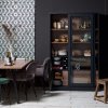 373841 Z 375466 G 373692 G 373748 Z 01 SF WE James eettafel Jelle stoel Bella kruk James vitrinekast VIERKANT