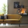 340480 O 370110 B 373662 BN 377411 G 373413 C 373449 N 02 SF FA Rocco sofa Meert wandplank goud 100cm Silas sidetable Asel lamp Achiel