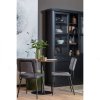 373400 Z 373775 A 350409 M 377146 02 SF FA Lagos vitrinekast Kaat stoel antraciet Sara poef army Cira vloerkleed Odin horeca