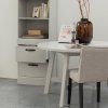 379583 S 379585 S 373675 BZ 01 SF LB Bold eettafel O120cm boekenkast Tessel eetkamerstoel zand VIERKANT