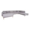 Lido U-Sofa Open End - U-Sofa Open End, ľavá strana, svetlosivá farba so štyrmi vankúšmi a nohami z prírodného dreva HN1040